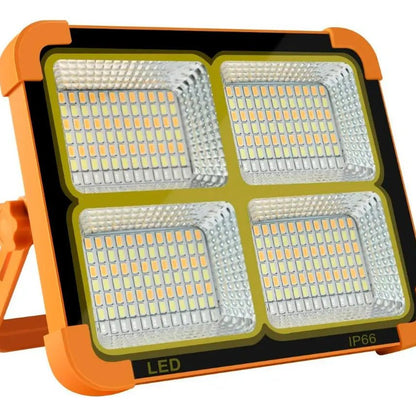 Foco LED solar recargable 100W con 336 LEDs, USB-C, batería 12500mAh y resistencia IP66 para exteriores.