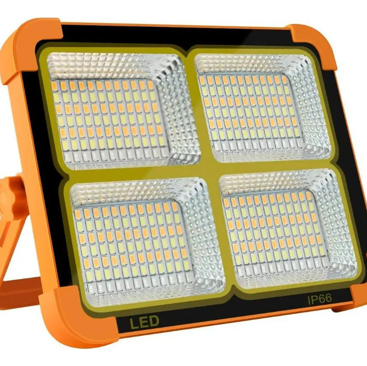 Foco LED solar recargable 100W con 336 LEDs, USB-C, batería 12500mAh y resistencia IP66 para exteriores.