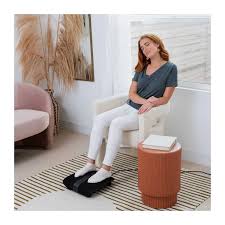 Masajeador eléctrico de pies con calor suave y 12 cabezales giratorios para relajación y masaje plantar en el hogar.
