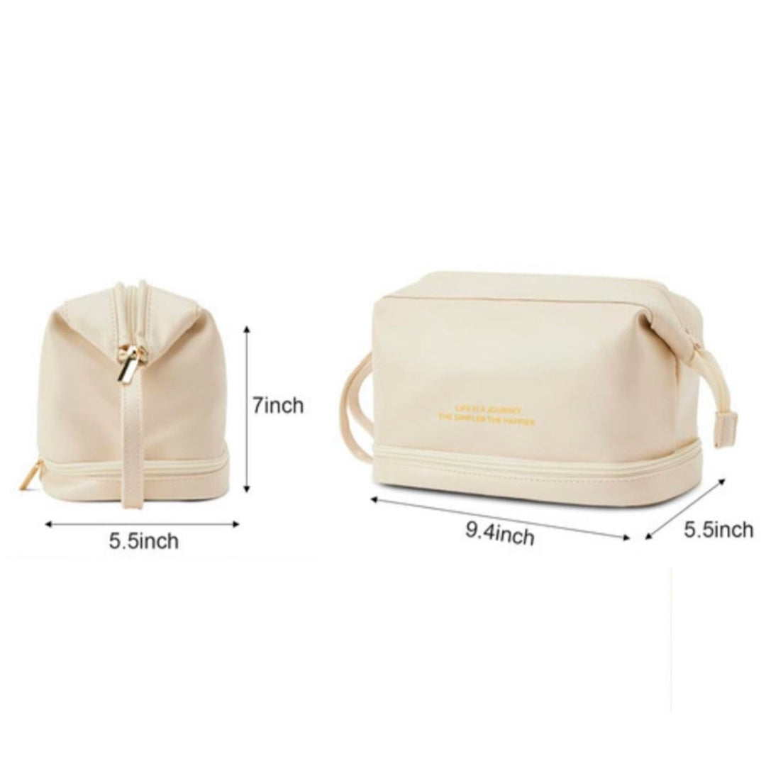 Neceser organizador de cosméticos doble capa impermeable color beige para maquillaje y productos de cuidado personal.
