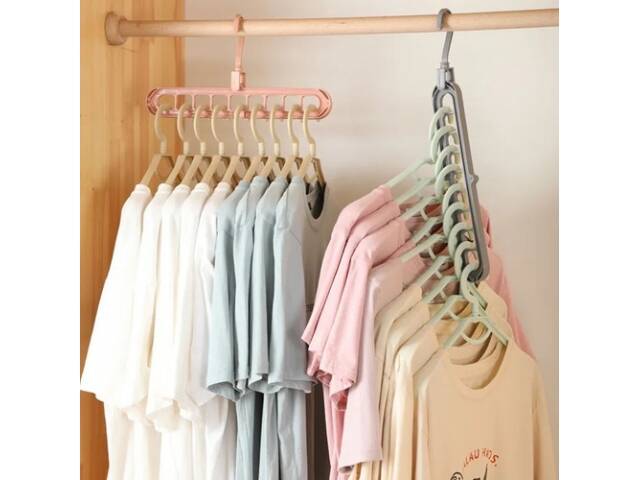 Percha 9 en 1 organizadora de armario para ahorrar espacio y mantener la ropa ordenada en forma vertical.